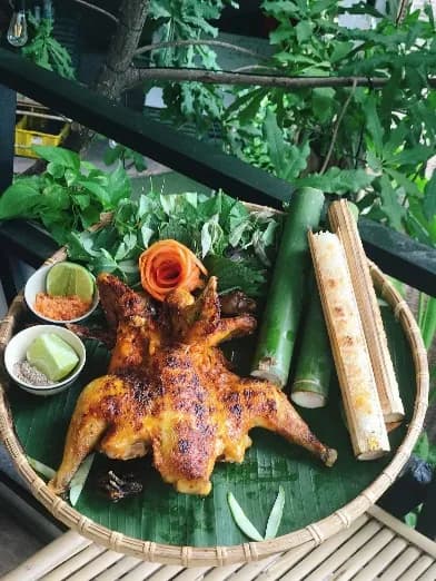 Gà ta nướng cơm lam